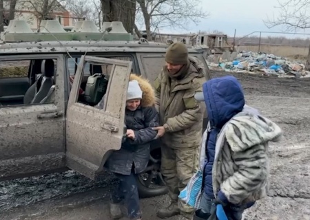    Жители освобождённого от украинской оккупации Островского в ДНР рассказали о расстреле мирного населения боевиками ВСУ