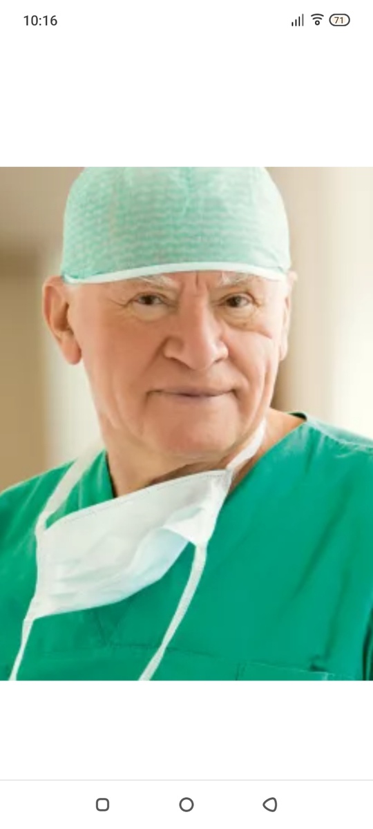 Врач от  Бога кардиохирург, профессор  . Родился  в далеком1939  году в  горном селении в Абхазии. Приехал в Москву поступил в, медицинский институт. Выучился, получил профессорское звание, жена врач, две дочери тоже врачи кардиологии. Достиг таких высот не, растерял чувство сострадания к людям. 