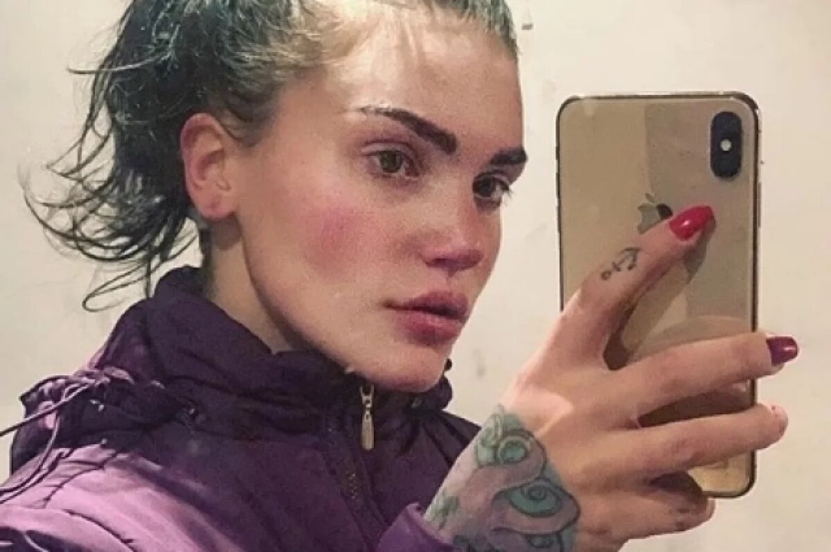    Тело девушки нашли в квартире в Санкт-Петербурге.