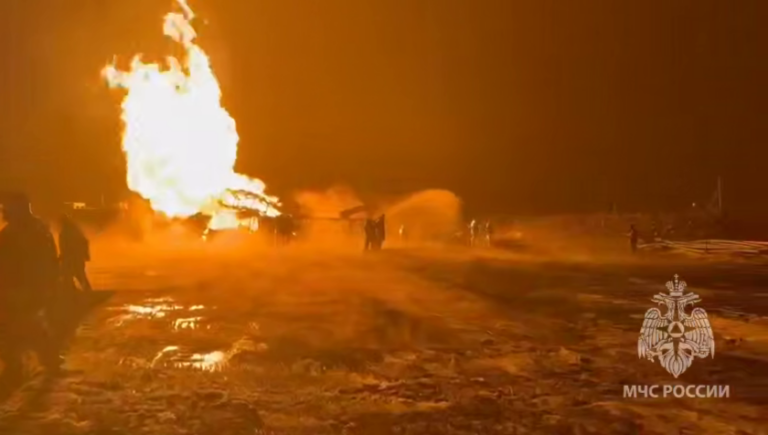    В Асекеевском районе ликвидируют пожар на буровой установке Марина Шарт