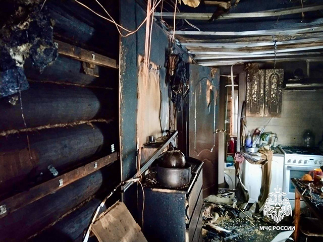 Через минуту пожарные прибыли на место вызова в Тверской области