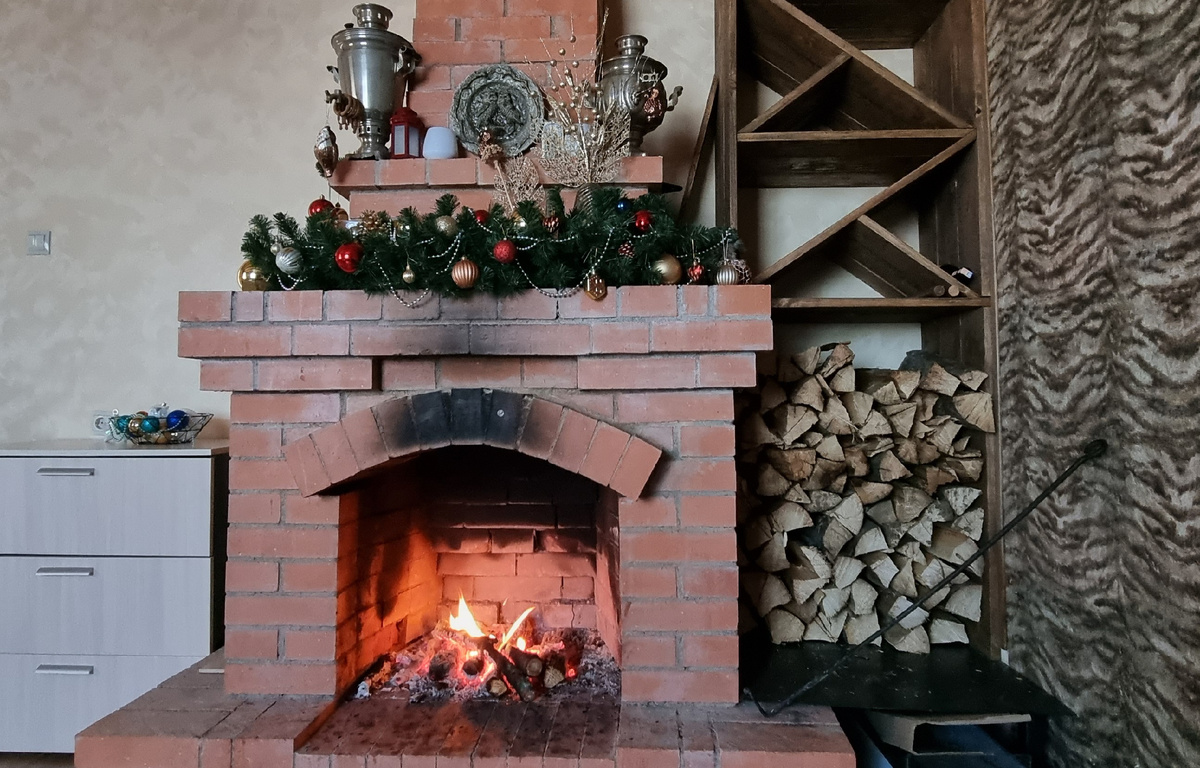 Дров хватит на новогоднюю ночь.