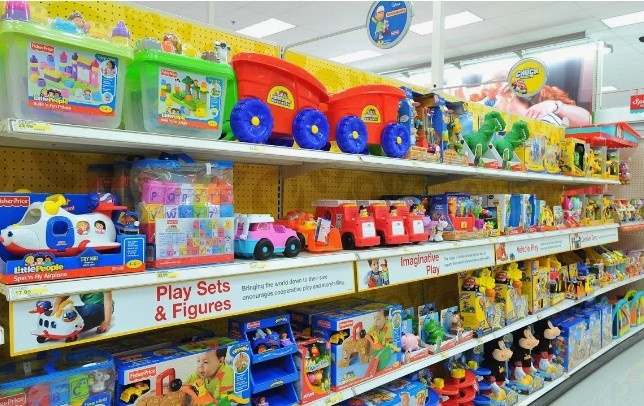 Признаюсь: я ненавижу игрушки и магазины игрушек / YouTube