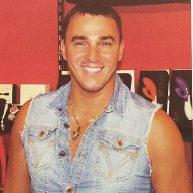 Солист группы "Иванушки" Кирилл Андреев, из свободных источников сети интернет.