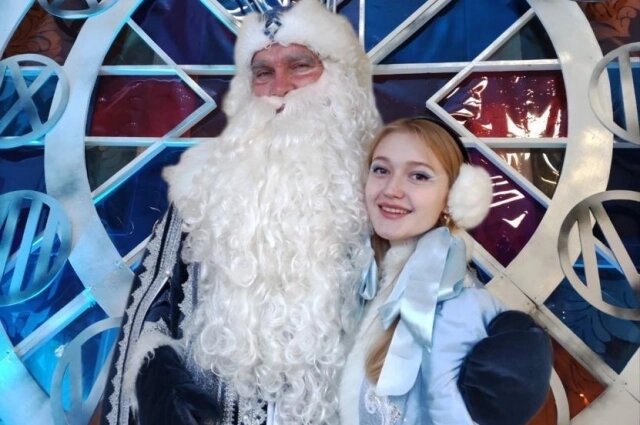    Дед Мороз и Снегурочка – почётные гости самого долгожданного зимнего праздника. Фото: Из личного архива/ Андрей Дюженков