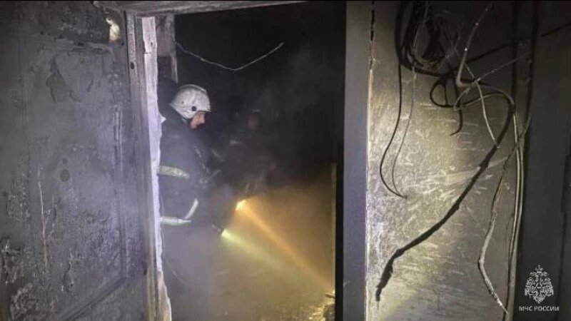     В крупном пожаре в Барнауле погиб мужчина МЧС
