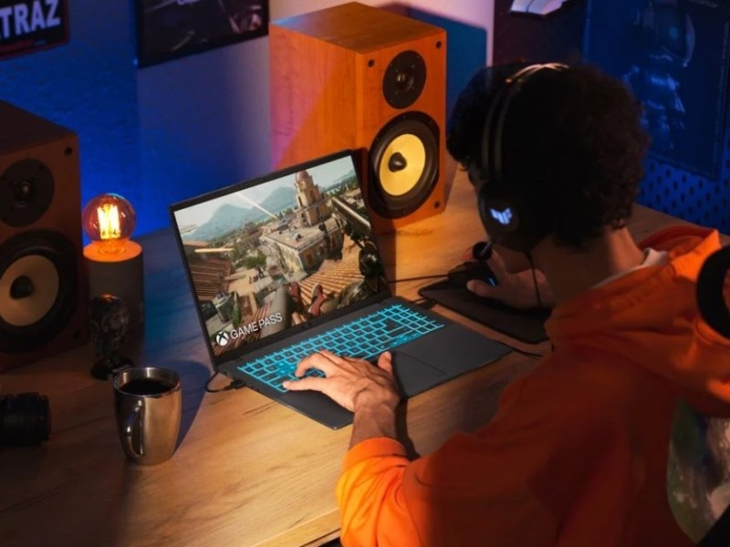    ASUS представила игровой ноутбук V16 с видеокартой RTX и экраном 144 Гц