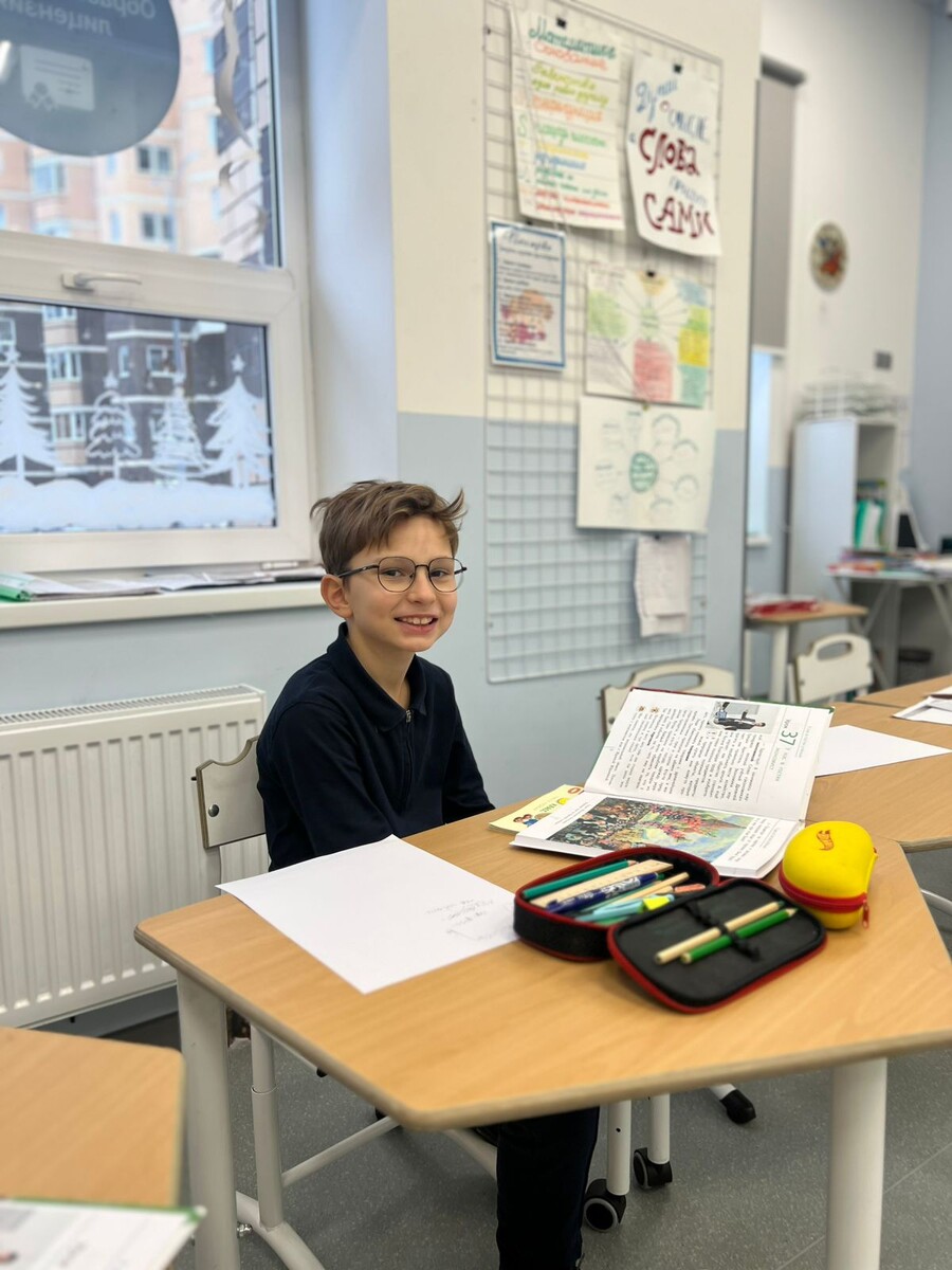 В новой школе.