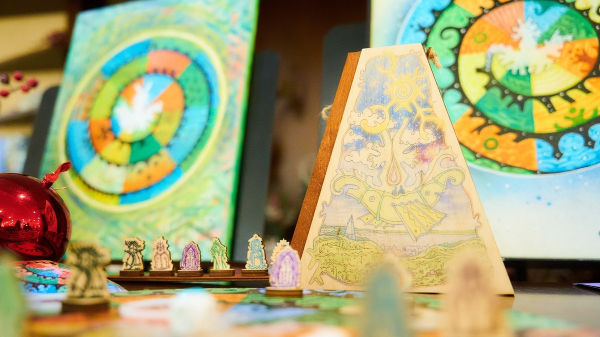    Участникам главной ёлки региона подарили игру «Югорское лукоморье»