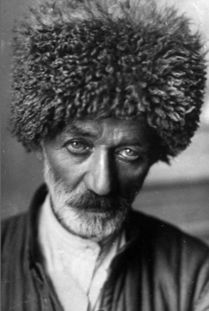 Сулейман Стальский - основоположник лезгинской, дагестанской поэзии, один из крупнейших дагестанских поэтов XX века, народный поэт Дагестанской АССР