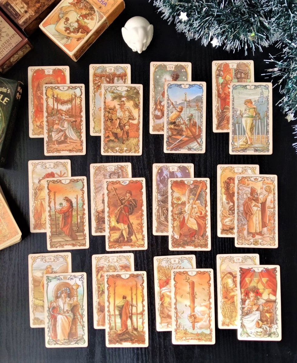 Расклад сделан на колоде "Таро А. Мухи"