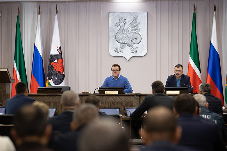    Работа по некоторым объектам «так и осталась на бумаге», обратил внимание мэр Казани Ильсур Метшин.   
Фото: kzn.ru