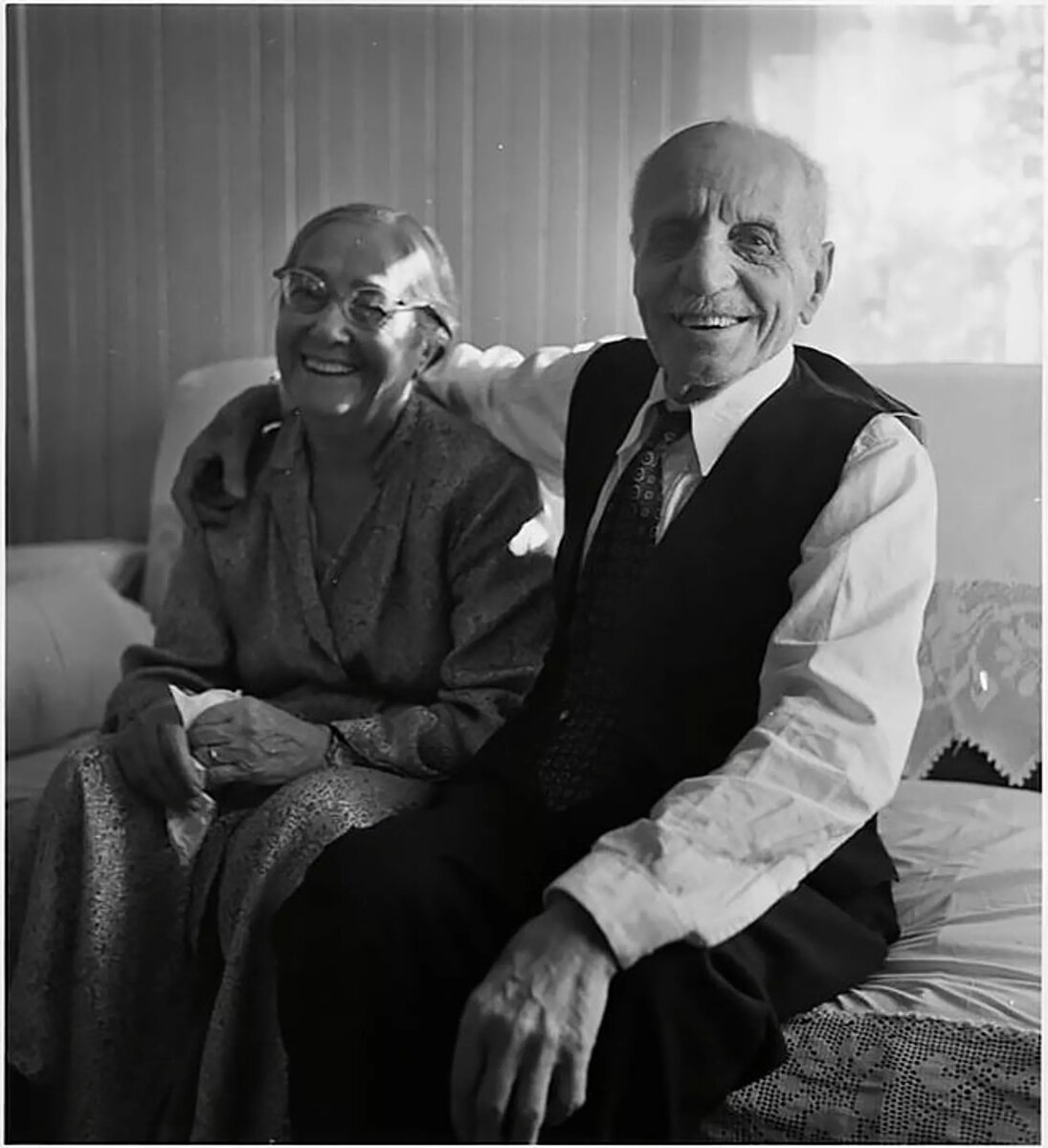 CC BY 2.0 / Yousuf Karsh / Library and Archives Canada / Mr. and Mrs. Karsh, Yousuf Karsh's parents / M. et Mme Karsh, parents de Yousuf Karsh