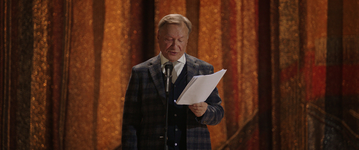 Сейчас это называется "стендап", а во времена СССР - "оригинальный жанр эстрады", куда относилось все, что не входило в традиционные жанры.