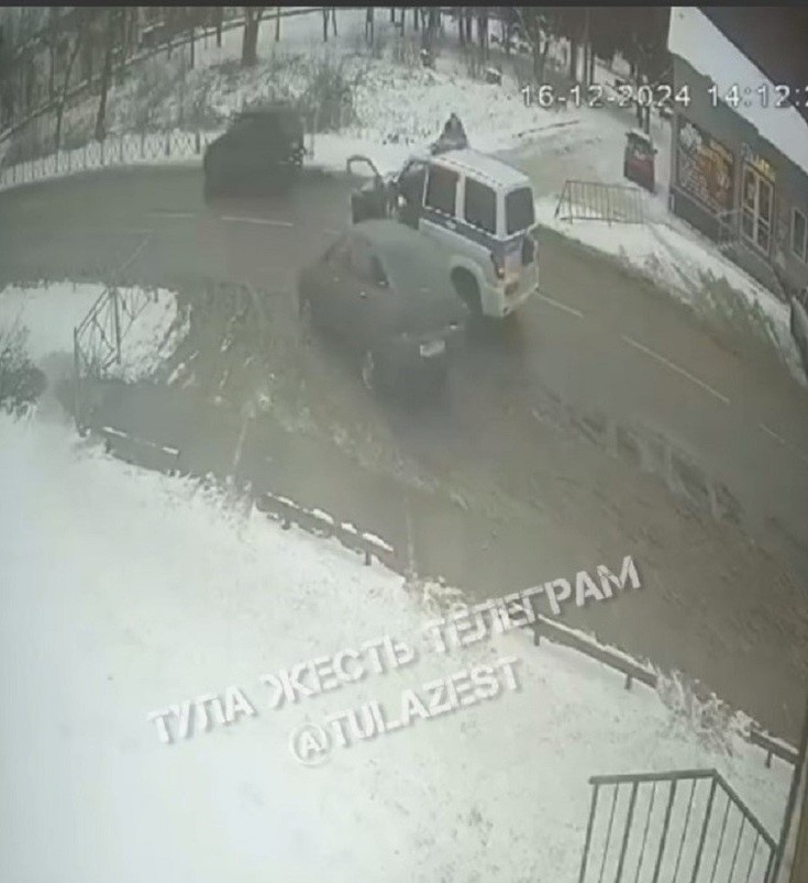   В Ясногорске засняли погоню со стрельбой на дороге