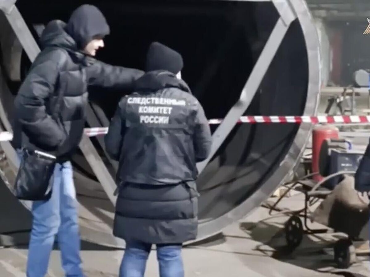    Место взрыва в арендованном цехе на территории ОАО "Абаканский опытно-механический завод"© ГСУ СК России по Красноярскому краю и Республике Хакасия/Telegram