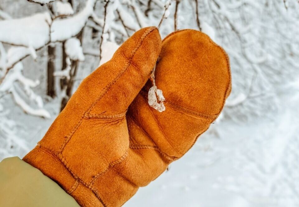 Кому опасно вытирать руки одним полотенцем и почему нужно положить топор у порога?