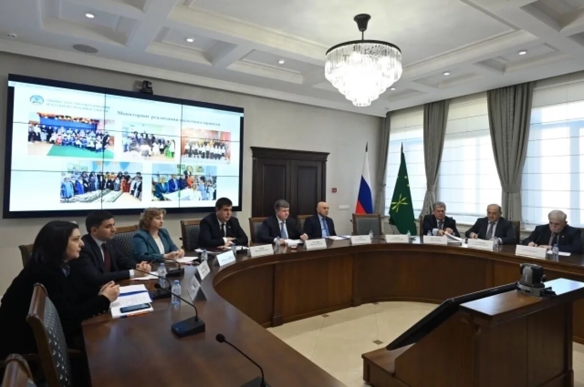    В Адыгее обсудили вопросы по сохранению и изучению адыгейского языка