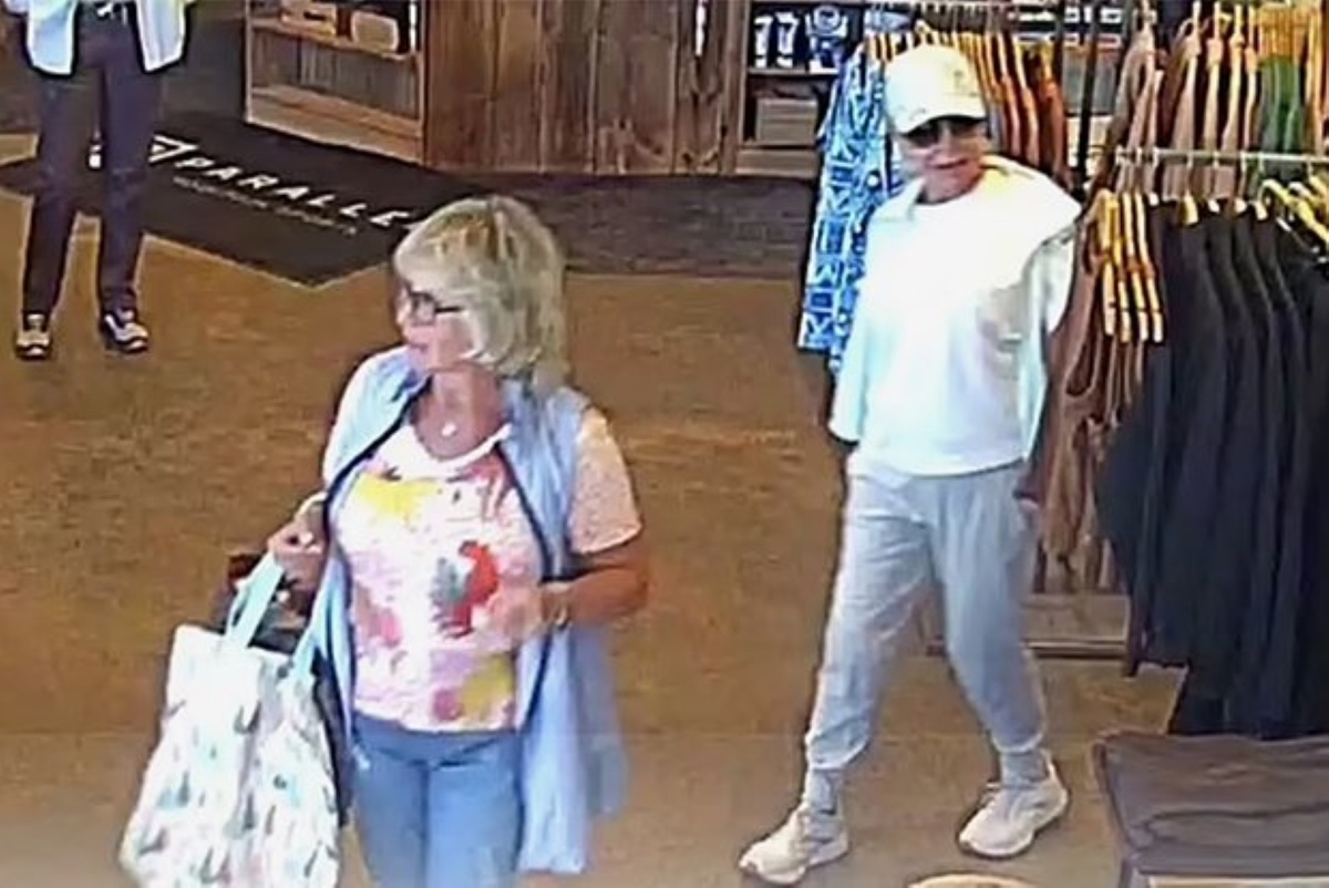    Кадр с камеры видеонаблюдения в магазине