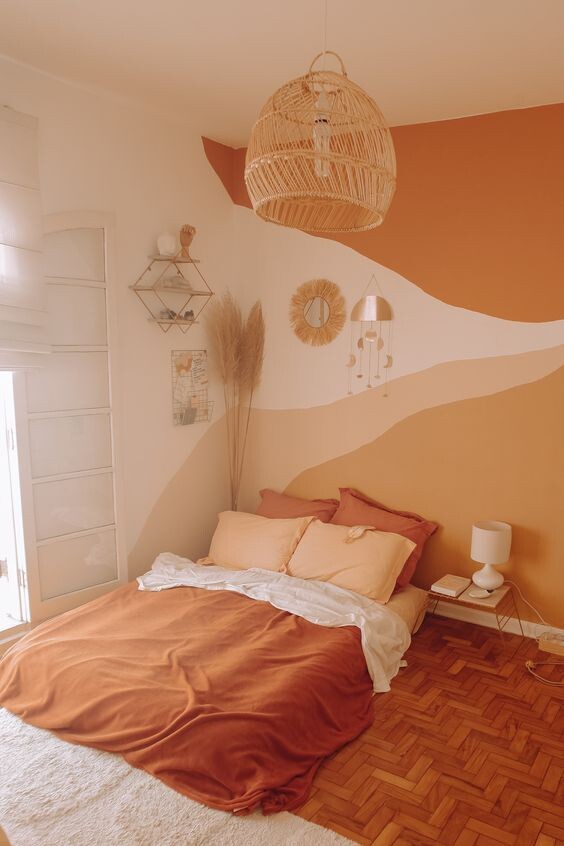 Красиво выглядит прием перетекания мотива состены на стену.