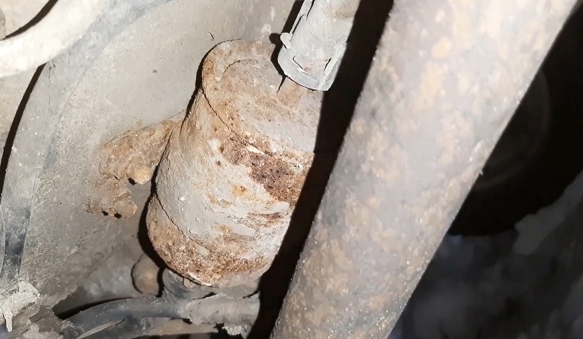 Топливный фильтр Нива Шевроле