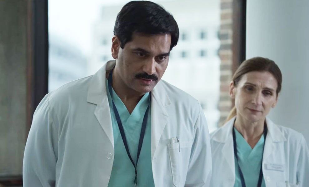 Хаснат Хан в сериале "Корона"