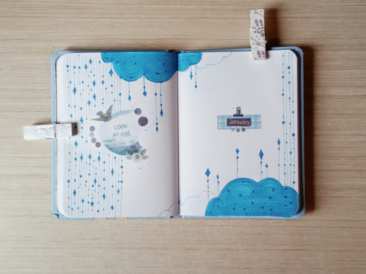 Ежедневник на январь  2025 года. Идея оформления в сине-голубых оттенках