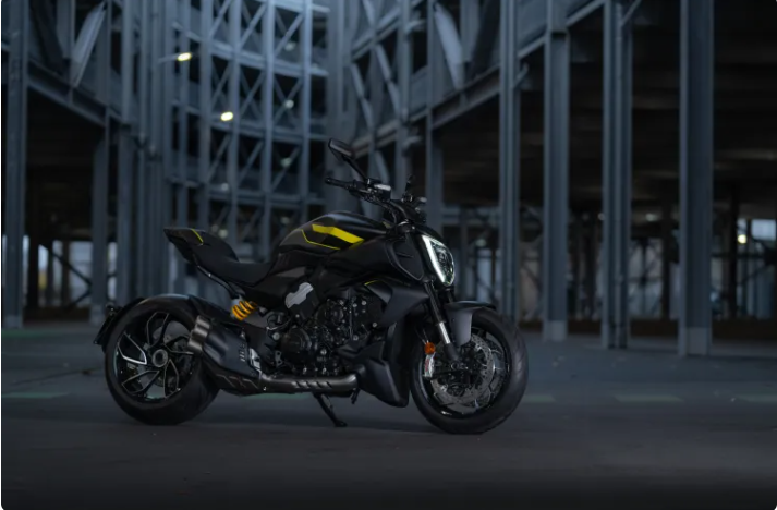 Ducati Diavel V4