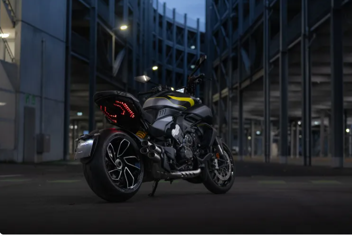 2025 Ducati Diavel V4