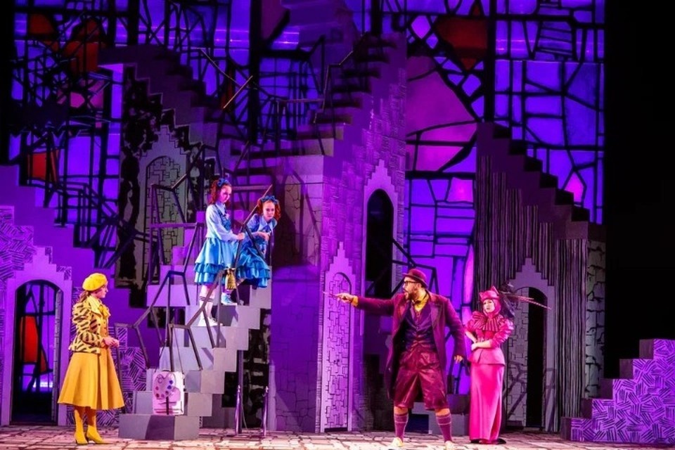    Кадр из спектакля «Кентервильское привидение, жутко таинственная история». Фото: Государственный русский драматический театр Удмуртии