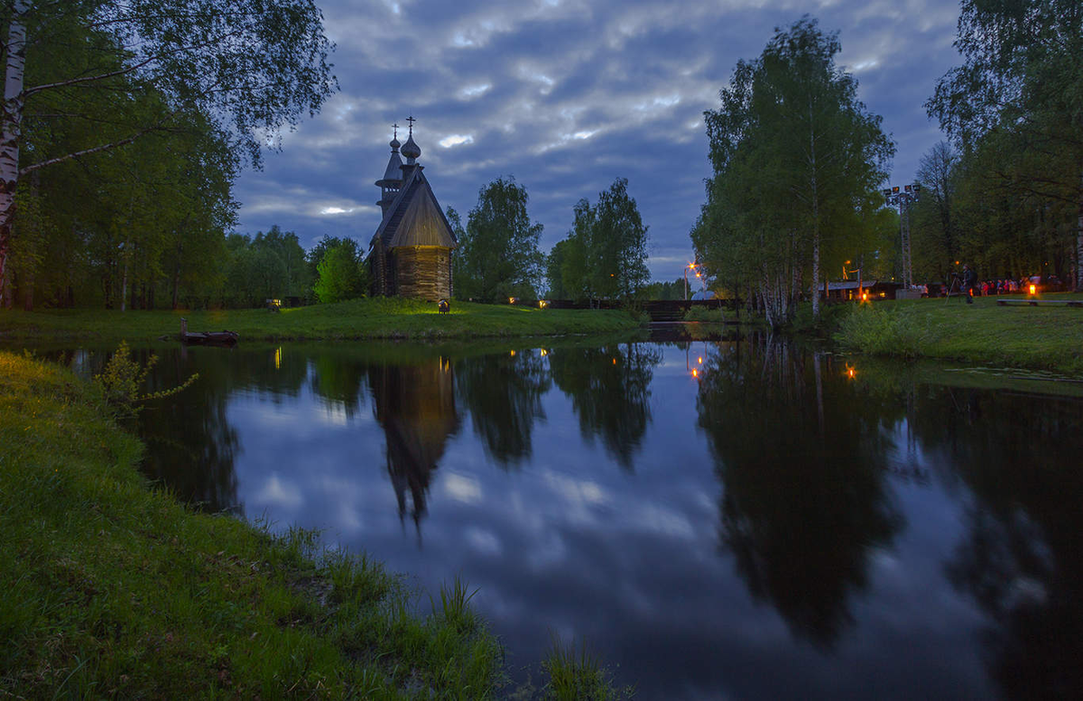 Костромская слобода в вечернее время. Фото: https://photocentra.ru/work/975721