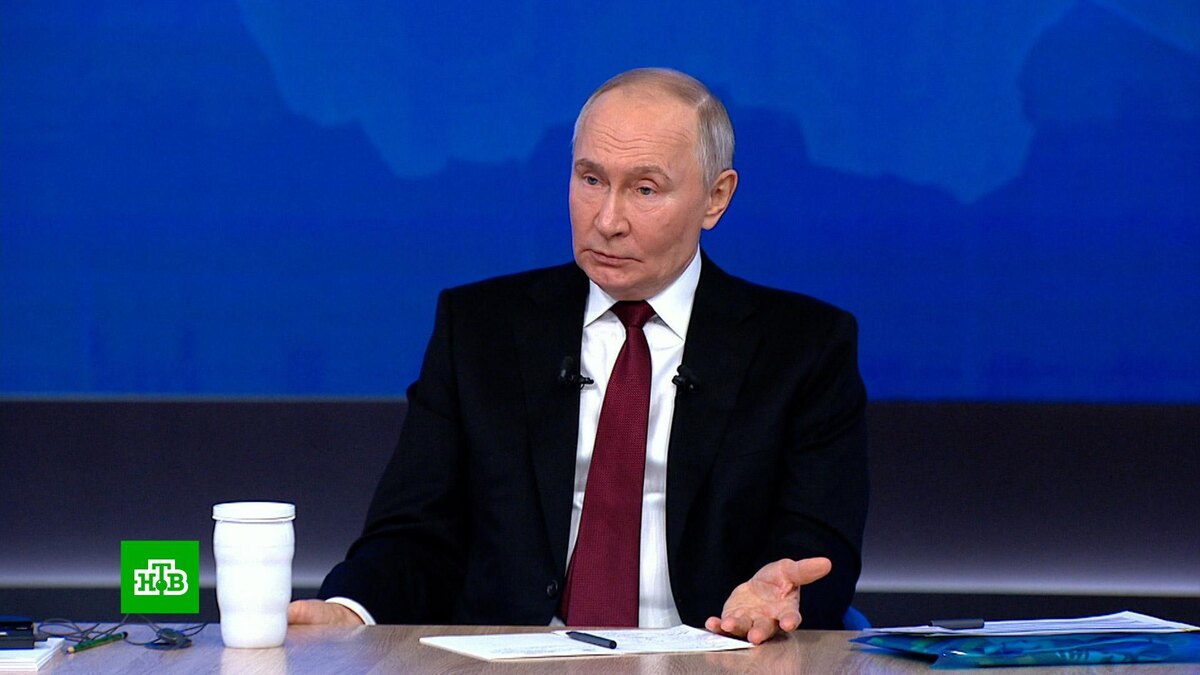    Путин ответил на вопрос, с кем он готов вести переговоры на Украине