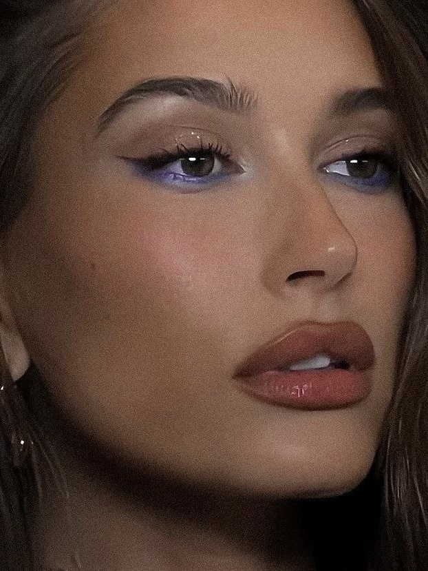  
    Хейли Бибер