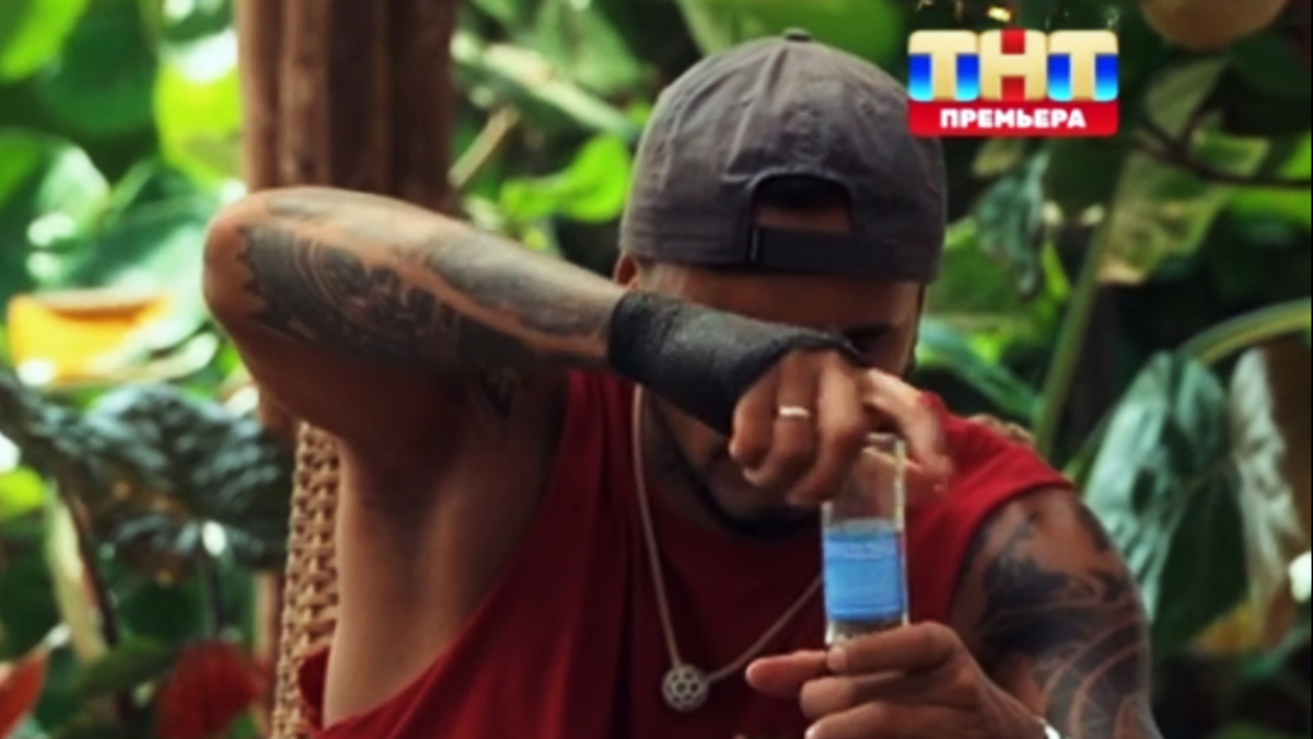 Стоп-кадр из шоу "Звезды в джунглях"/ ТНТ