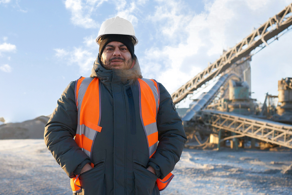 Оператор АБЗ АО «Лихославльавтодор» - Рустам Джндоян 