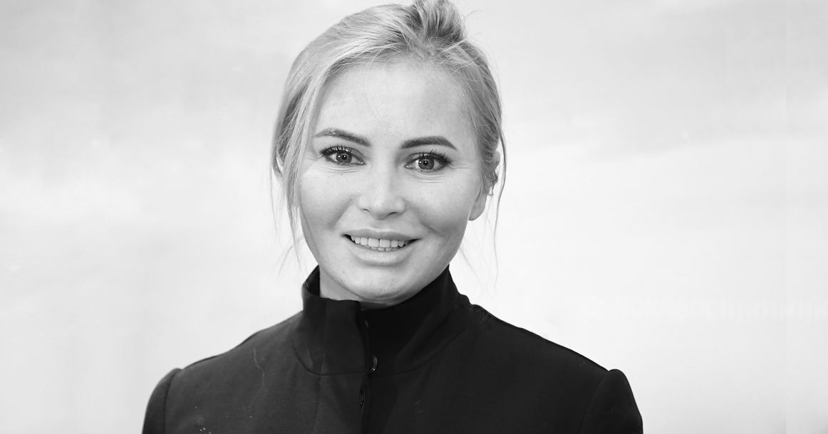 Представительница близнецов - Дана Борисова.