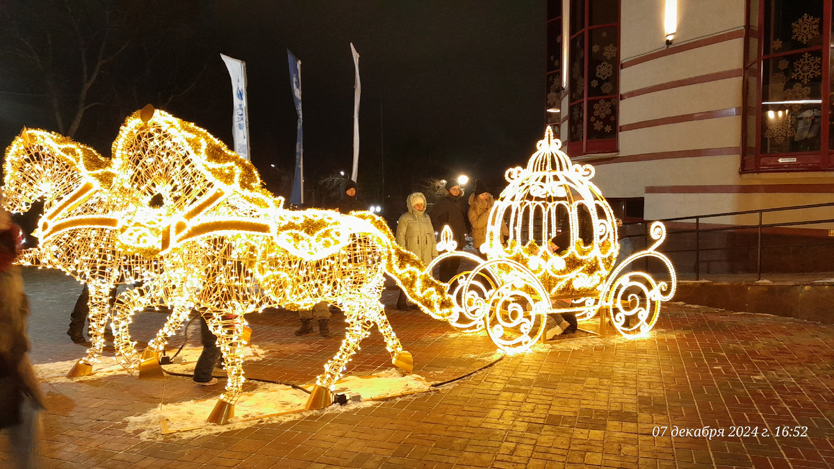 Около Кукольного театра