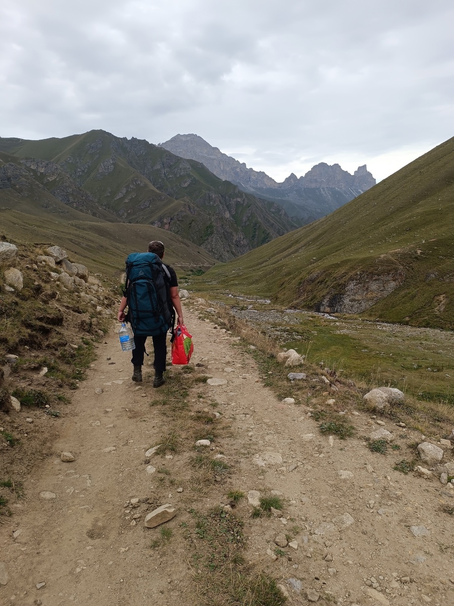 в принципе, по этой дороге ездят и на жигулях 