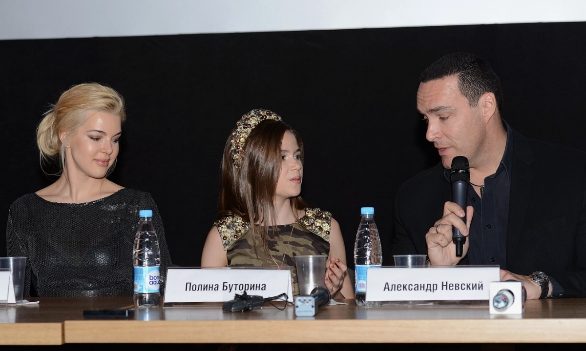 На премьере фильма Александра Невского «Черная роза».