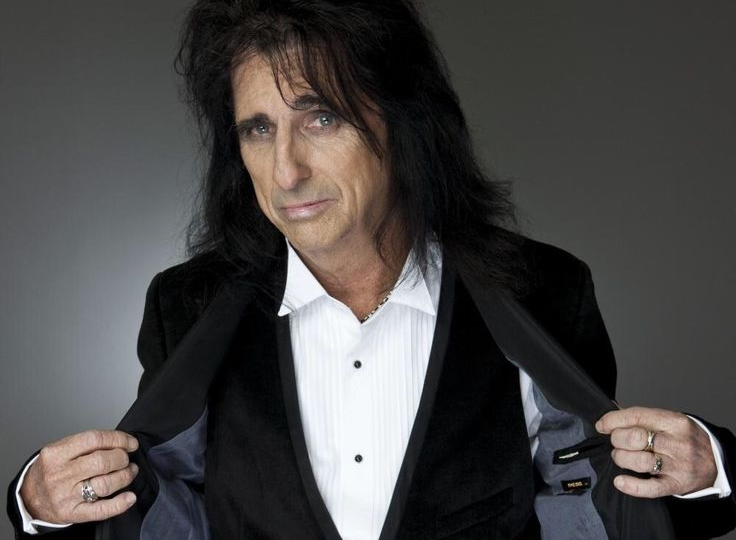 Великий и ужасный Элис Купер на сцене и дома