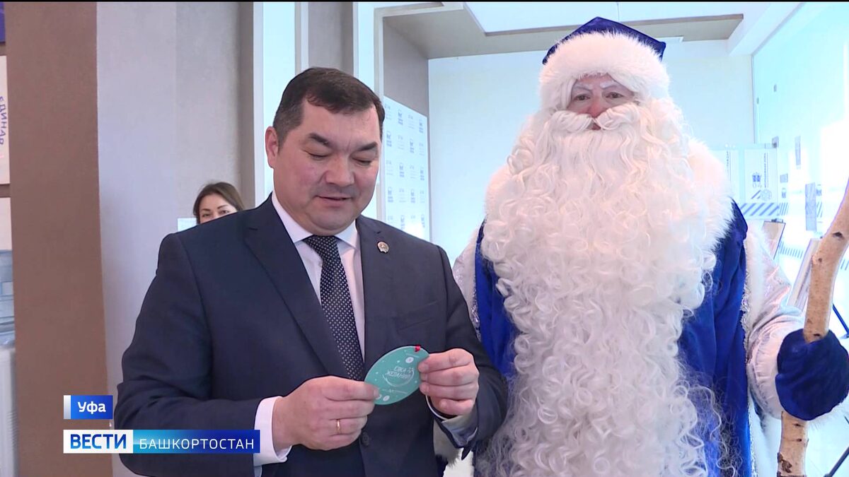    Урал Кильсенбаев принял участие в новогодней акции «Елка желаний» в Уфе