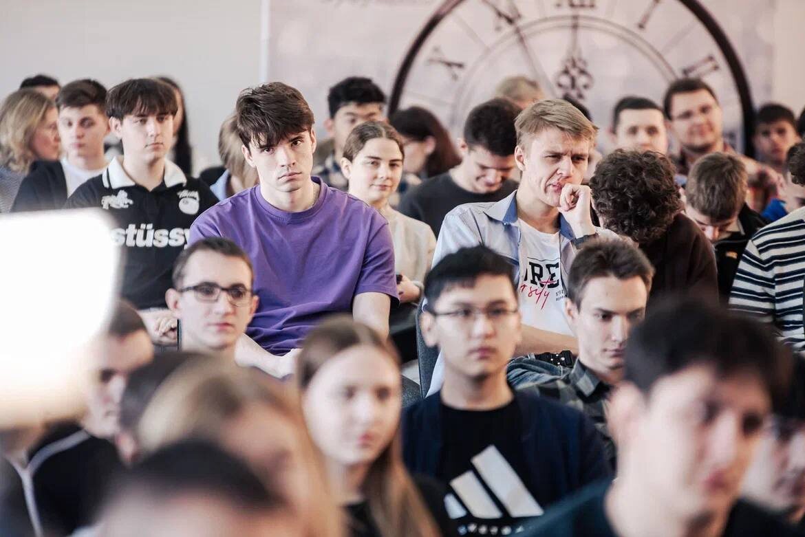 Студенты МИСИС