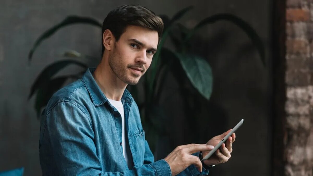    Россиянам не придется переходить на СМС-сообщения, если WhatsApp заблокируют.