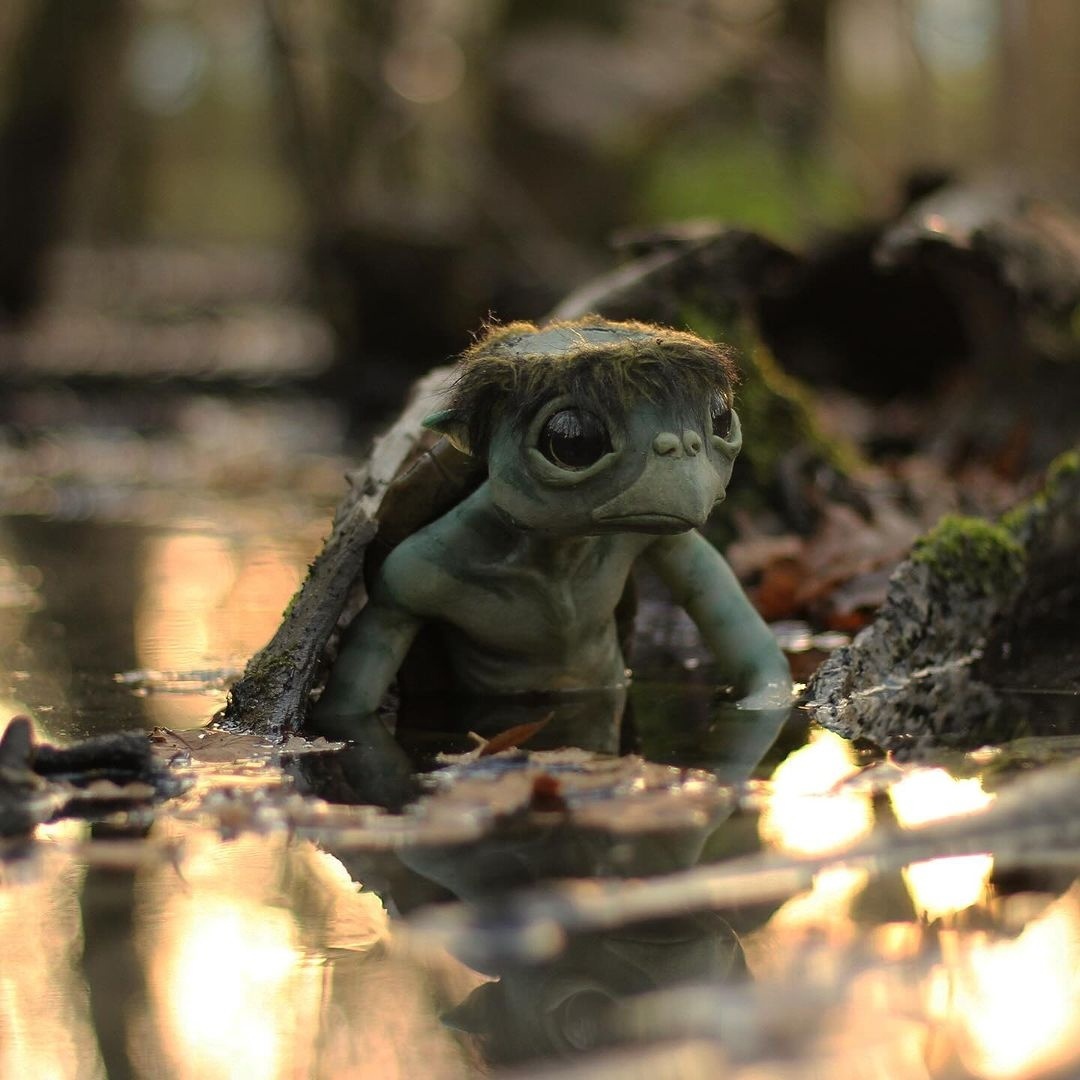 Эй, у тебя есть с собой огурчик? Дай один, а…