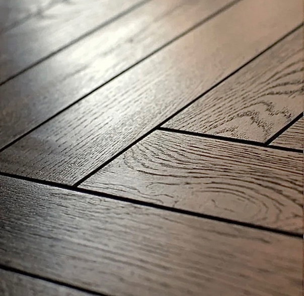 Паркет с фаской: секрет красоты в маленьких деталях