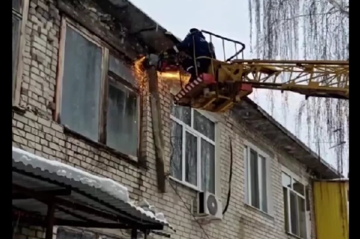    Спасатели предотвратили обрушение конструкций здания в посёлке Карамзина