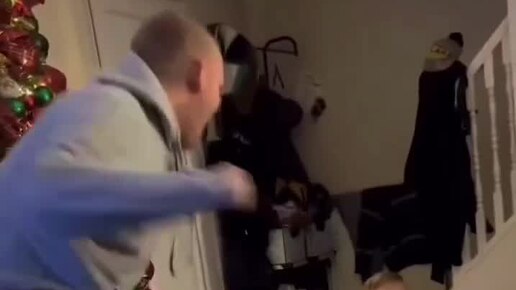 Сын надругался. Сын надругался. Сын надругался. Домашнее насилие несовершеннолетних. Издеватильчтва над ребёнком.