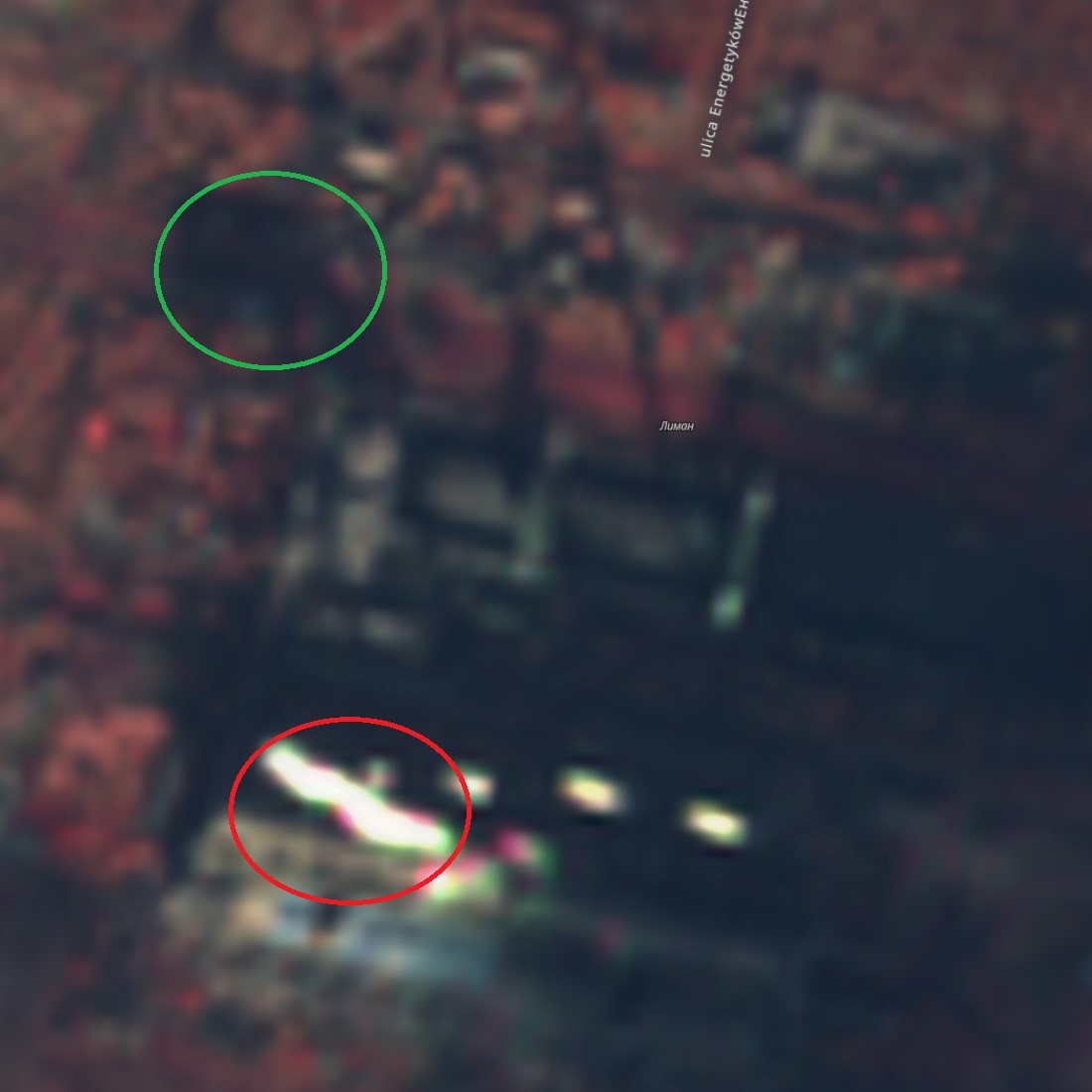 Космоснимок 18.12.2024. Красным обведён предположительный дым из трубы, а зелёным – тень от него