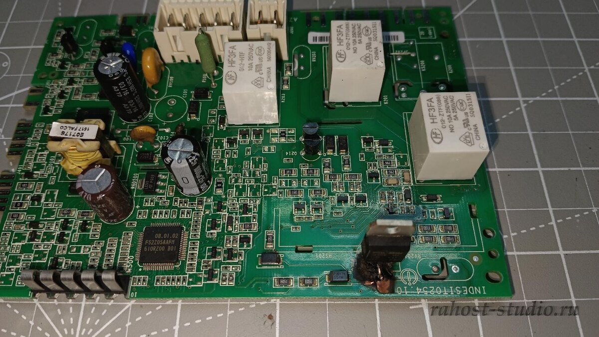 Плата после мойки. Чернота была аж до середины платы.