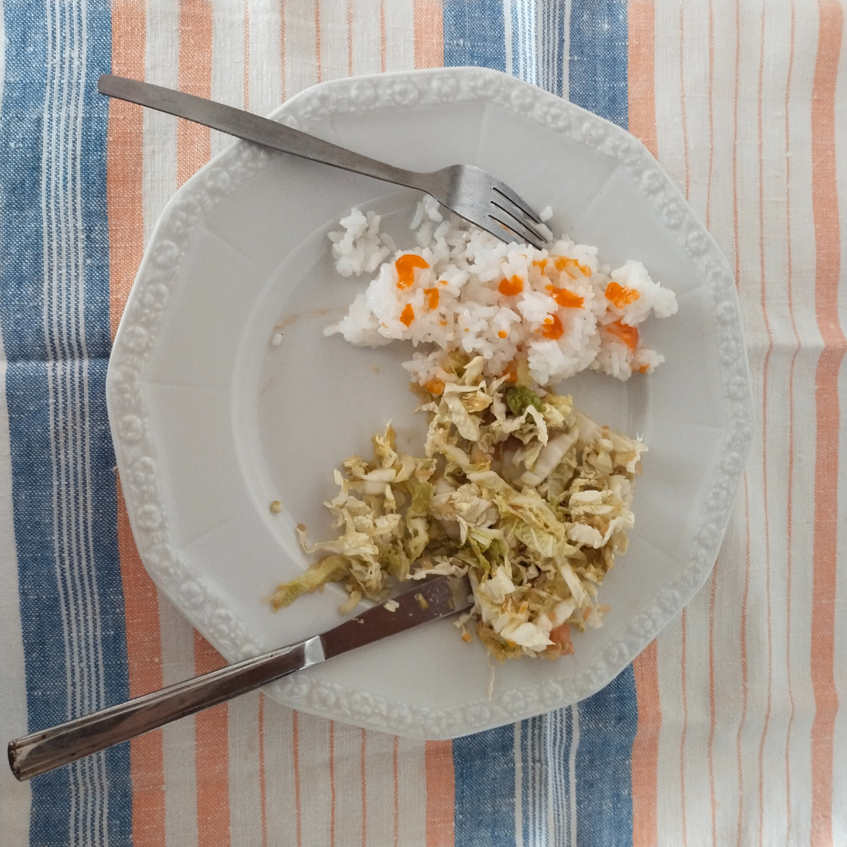 Рис с кетчупом и новый салат